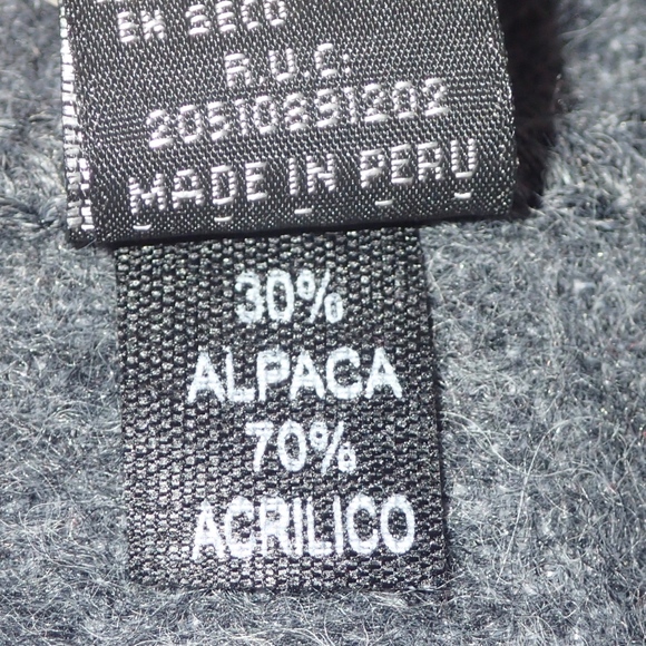Alpaca Camargo Gray Fringed Scarf Made in Peru Fine Alpaca Blend 64" x 9 NWOT - Picture 7 of 8